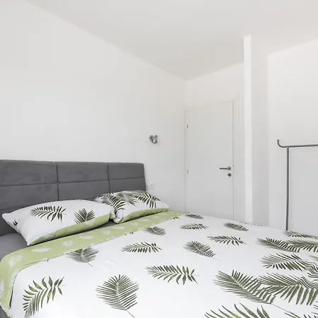 Mate's Holliday House Apartment *