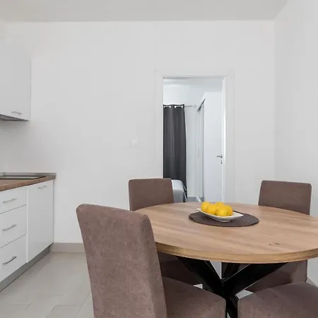 Mate's Holliday House Apartment Trogir