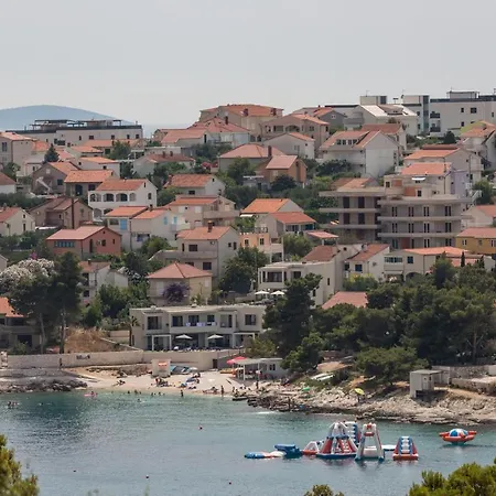 Mate's Holliday House Apartment Trogir