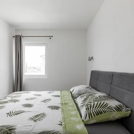 Mate's Holliday House Apartment Trogir